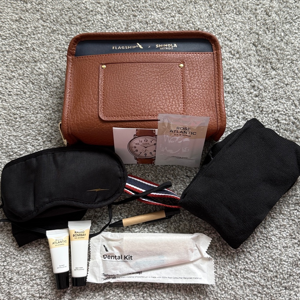 AA flagship x Shinola Detroit | leather travel amenity kit - Picture 3 of 3